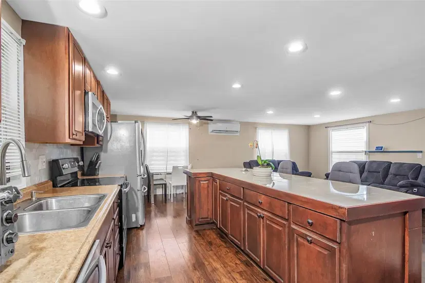 Picture of 5720 SW Cypress Dr, Fort Lauderdale FL 33312