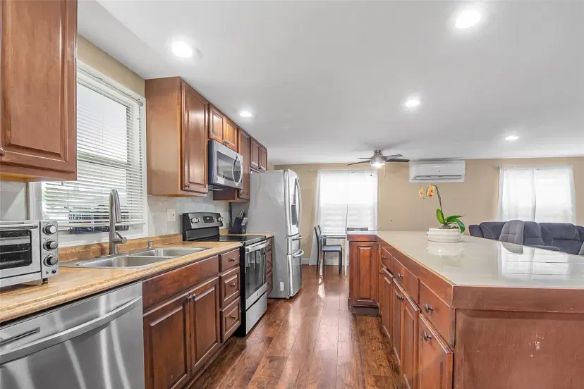 Picture of 5720 SW Cypress Dr, Fort Lauderdale FL 33312