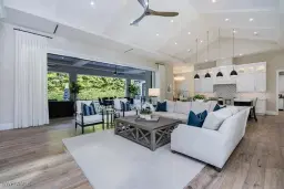 Picture of 6557 Ridgewood Dr, Naples, FL 34108