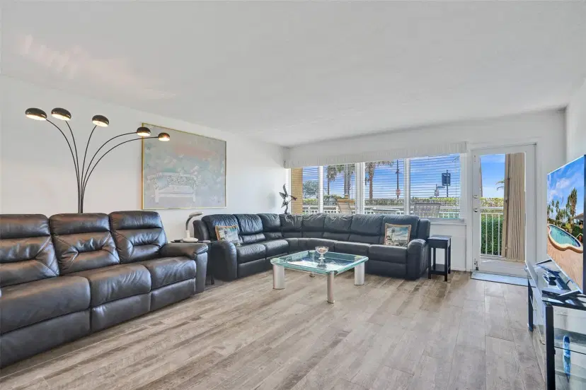 Picture of 328 N Ocean Blvd 101, Pompano Beach FL 33062