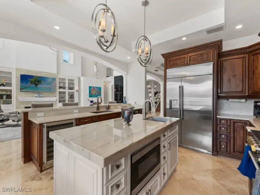 Picture of 185 S Beach Dr, Marco Island FL 34145