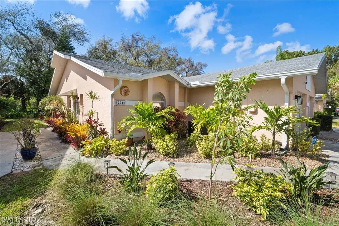 Picture of 12249 Londonderry Ln, Bonita Springs, FL 34135