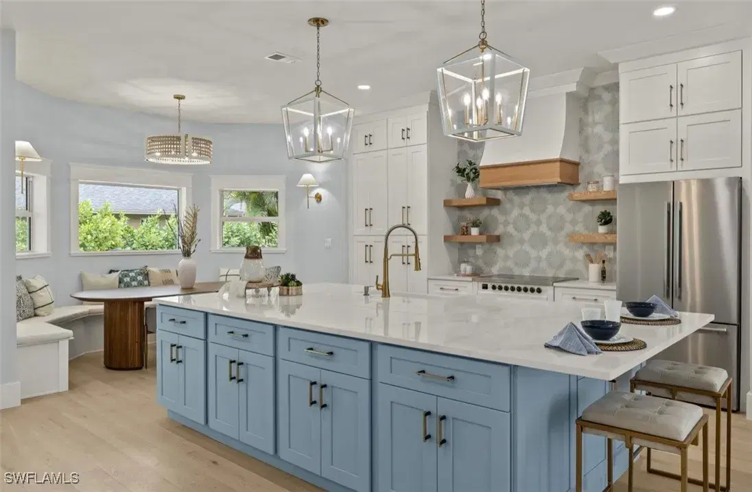 Picture of 2093 Imperial Cir, Naples, FL 34110