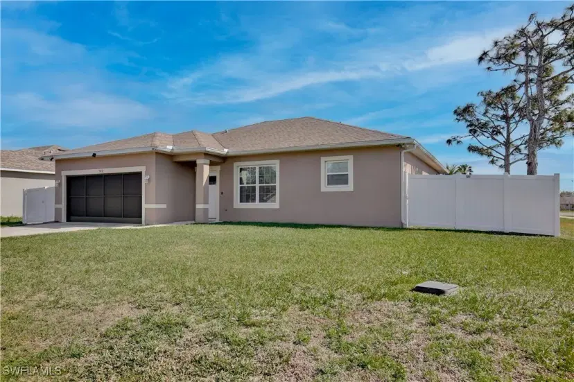 Picture of 702 Pelican Ct, Kissimmee FL 34759