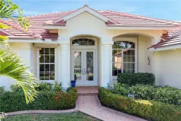 Picture of 8420 Southwind Bay Cir, Fort Myers, FL 33908