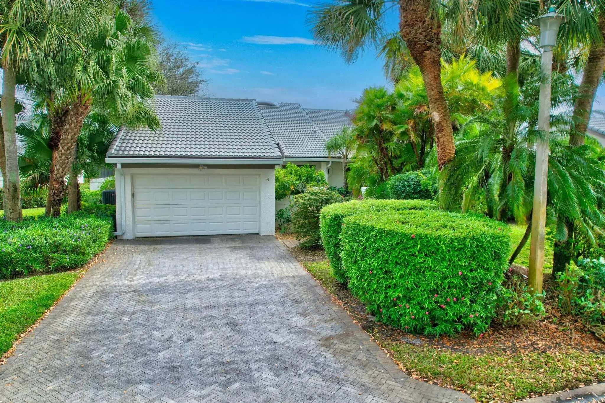 Picture of 6 Clubhouse Lane, Boynton Beach, FL 33436