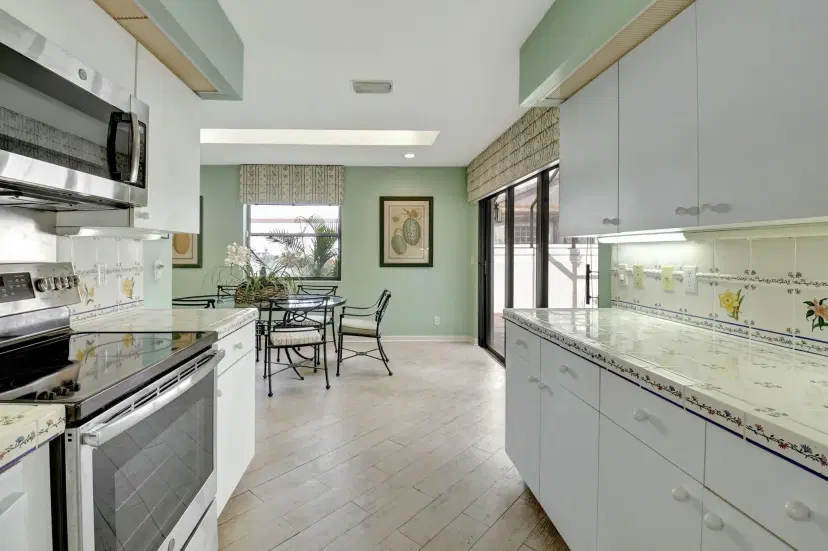 Picture of 6 Clubhouse Lane, Boynton Beach FL 33436