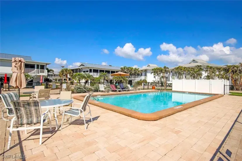 Picture of 1351 Middle Gulf Dr 1A, Sanibel FL 33957