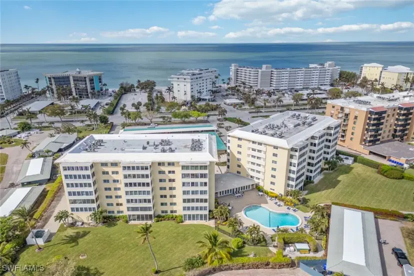 Picture of 3410 Gulf Shore Blvd N 305, Naples FL 34103