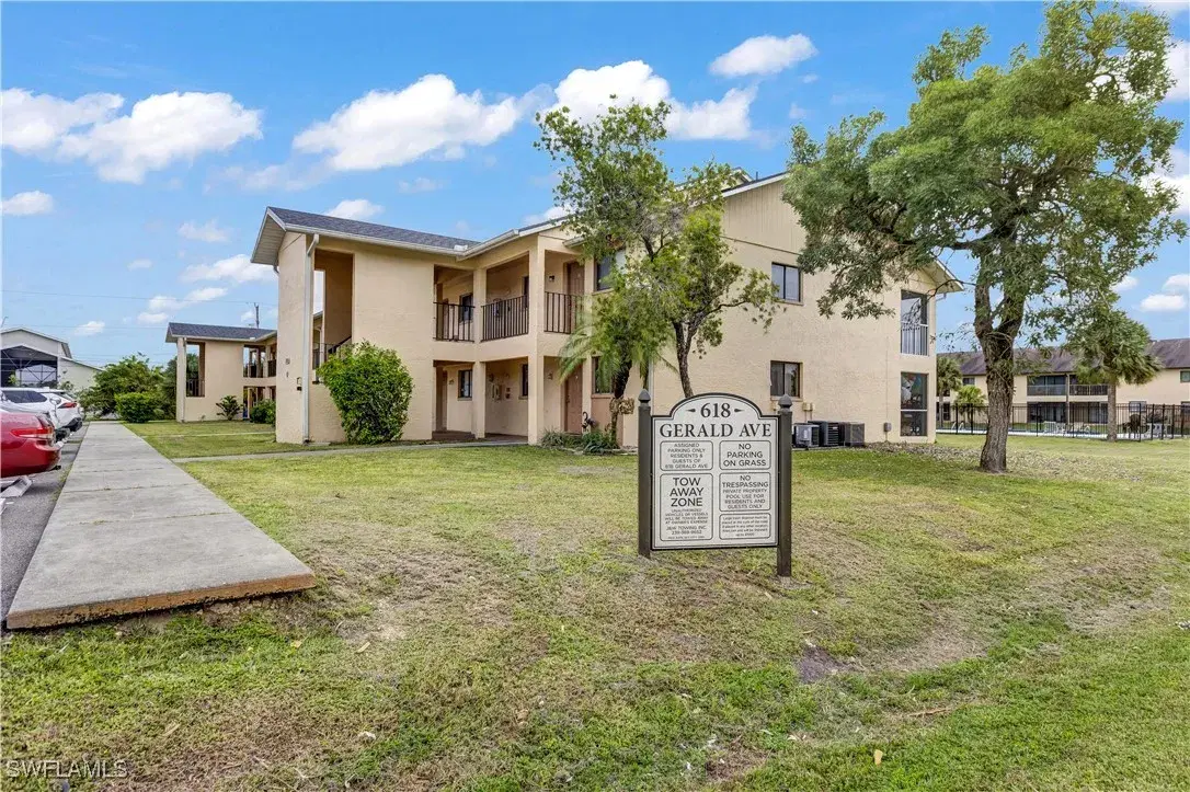 Picture of 618 Gerald Ave 422, Lehigh Acres, FL 33936