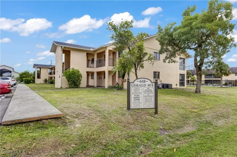 Picture of 618 Gerald Ave 422, Lehigh Acres FL 33936