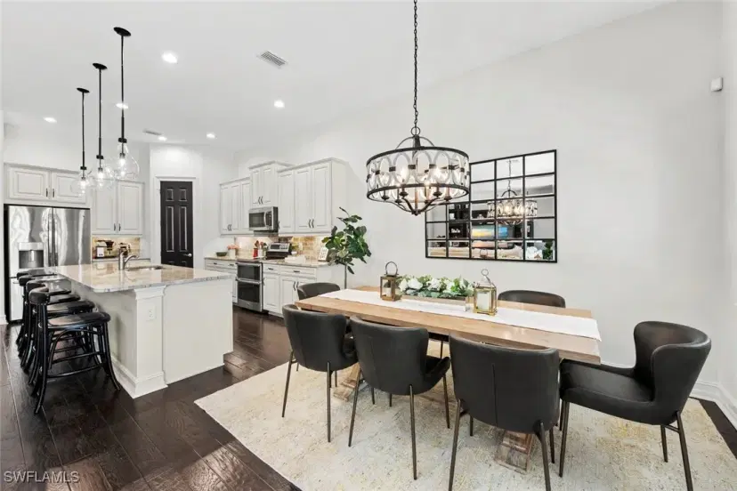 Picture of 16220 Aberdeen Ave, Naples FL 34110
