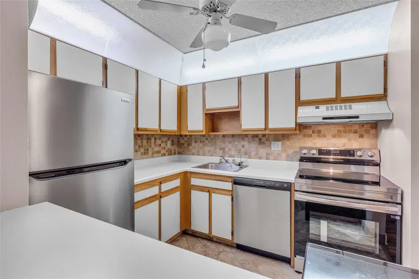 Picture of 10895 W Clairmont Cir 116, Tamarac FL 33321