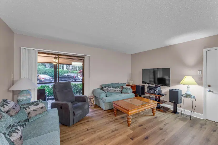 Picture of 10895 W Clairmont Cir 116, Tamarac FL 33321