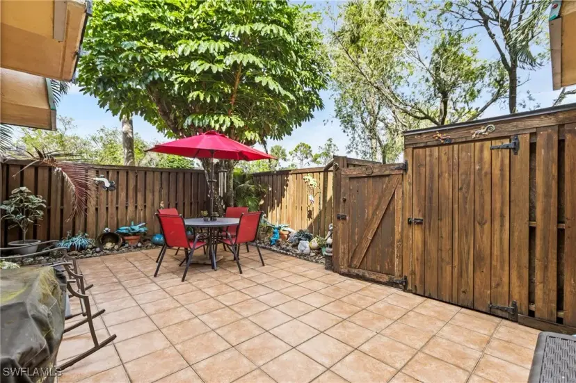 Picture of 4029 Sandlewood Ln 2, Fort Myers FL 33907