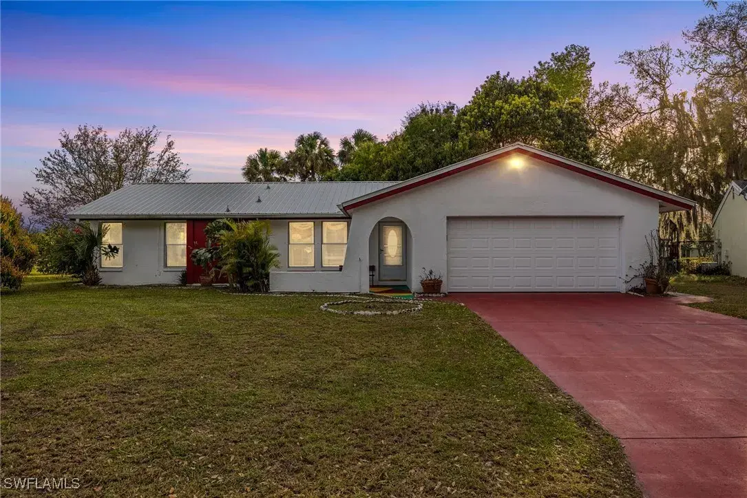 Picture of 4005 School Cir, Labelle, FL 33935