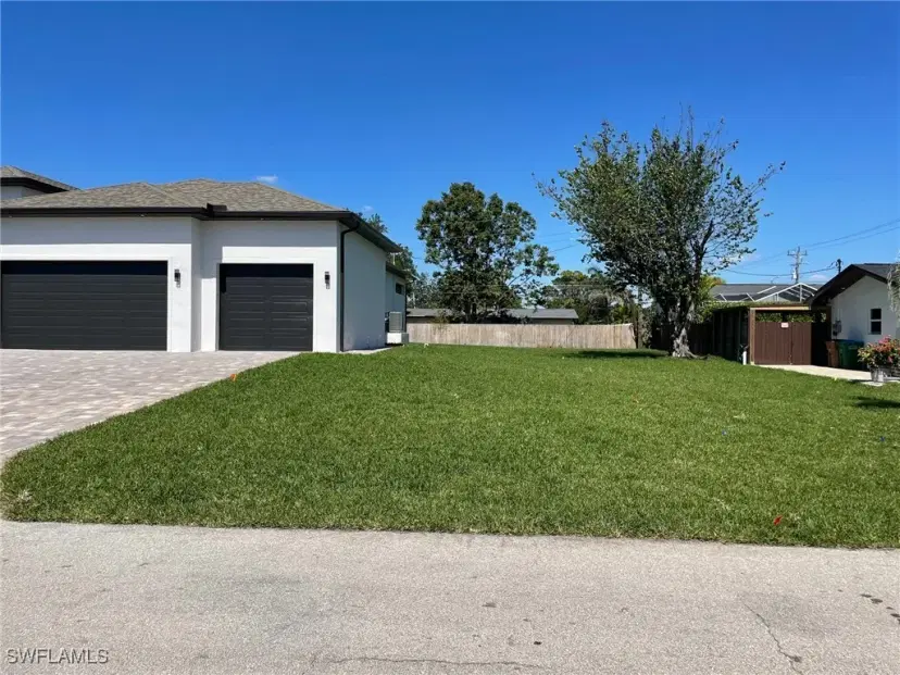 Picture of 725 Monterey Ave, Cape Coral FL 33904
