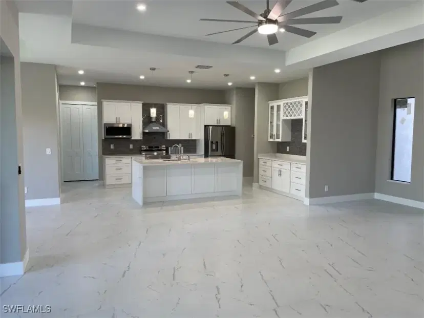Picture of 725 Monterey Ave, Cape Coral FL 33904