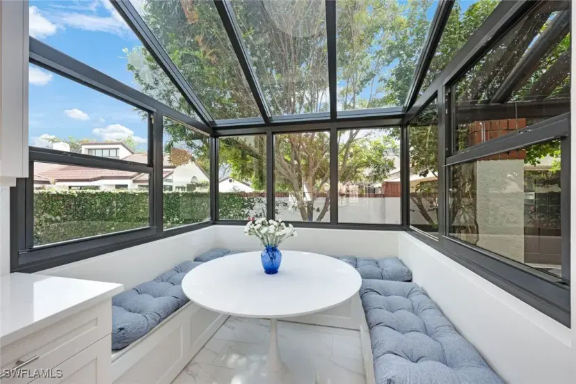 Picture of 549 Bay Villas Ln 99, Naples FL 34108