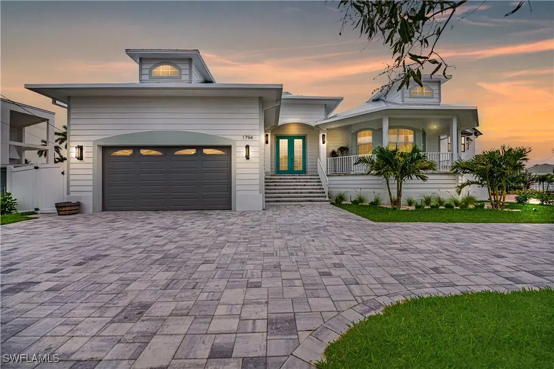 Picture of 1794 Holiday Ln, Naples, FL 34104