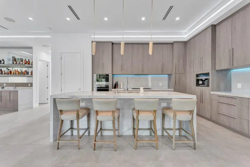 Picture of 723 S Lake Avenue, Delray Beach FL 33483