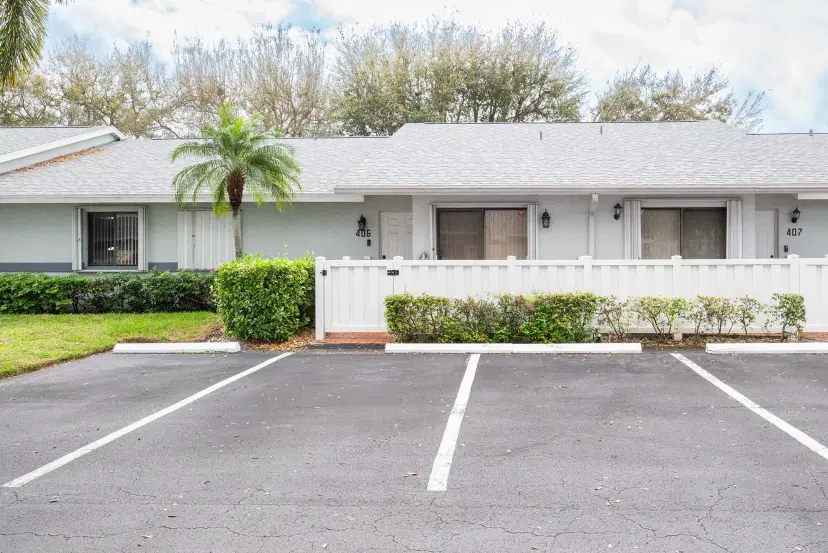 Picture of 2640 Gately Drive W 406, West Palm Beach FL 33415