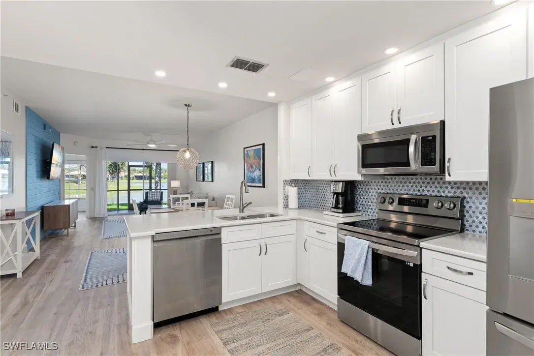 Picture of 13046 Amberley Ct 605, Bonita Springs, FL 34135