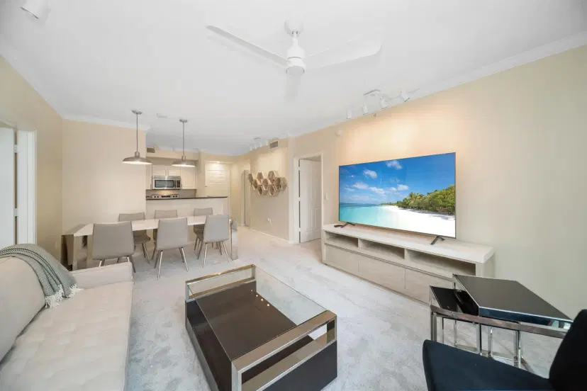 Picture of 720 S Sapodilla Avenue 301, West Palm Beach FL 33401