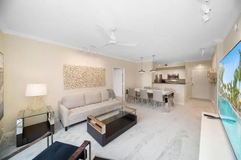Picture of 720 S Sapodilla Avenue 301, West Palm Beach FL 33401