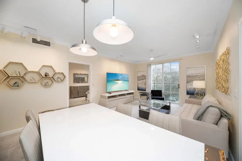 Picture of 720 S Sapodilla Avenue 301, West Palm Beach FL 33401