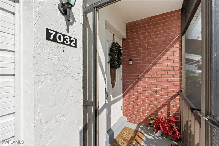 Picture of 7032 Cedarhurst Dr, Fort Myers FL 33919