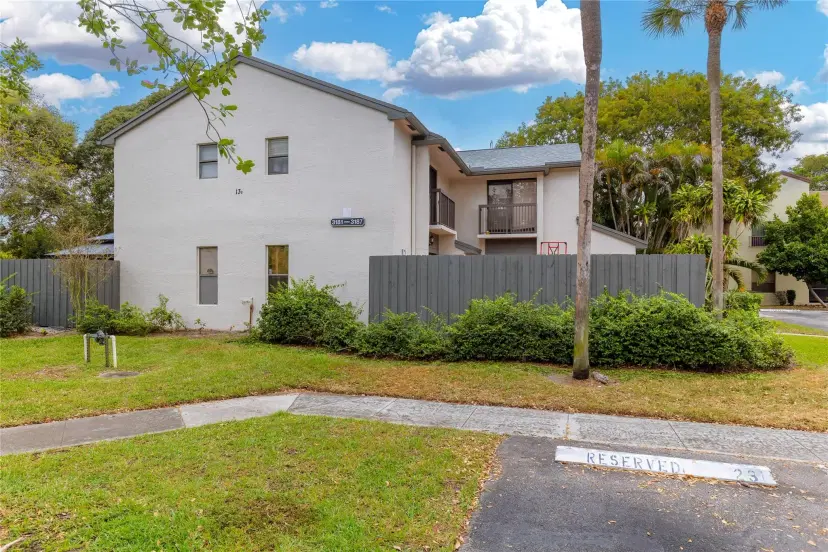 Picture of 3183 Cocoplum Cir 3375, Coconut Creek FL 33063