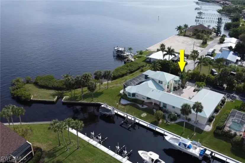 Picture of 15472 Nelsons Walk Ct, North Fort Myers FL 33917