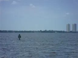 Picture of 15472 Nelsons Walk Ct, North Fort Myers, FL 33917