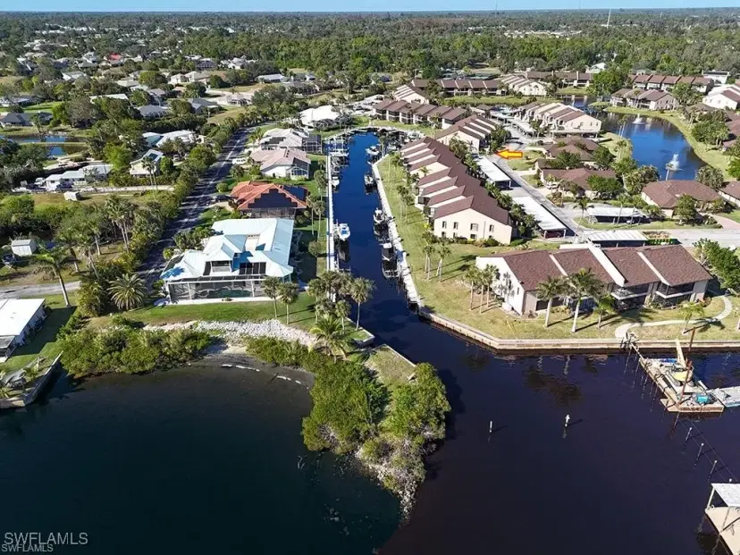 Picture of 15472 Nelsons Walk Ct, North Fort Myers FL 33917