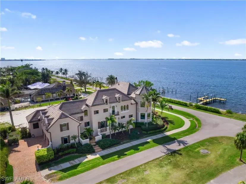 Picture of 6005 W Riverside Dr, Fort Myers FL 33919