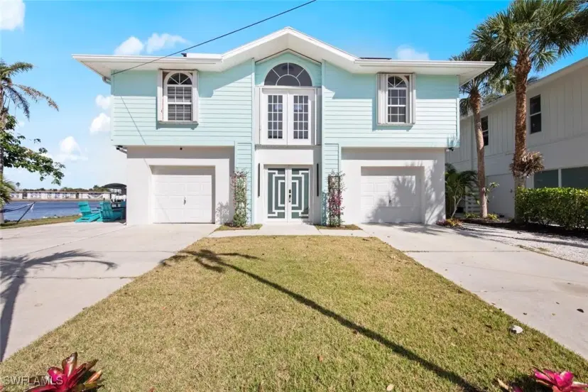 Picture of 1555 Airway Dr, Naples FL 34104