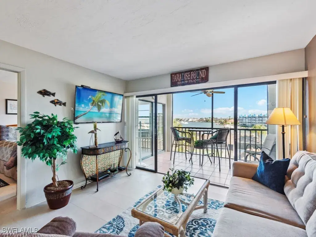 Picture of 1019 Anglers Cv F402, Marco Island, FL 34145