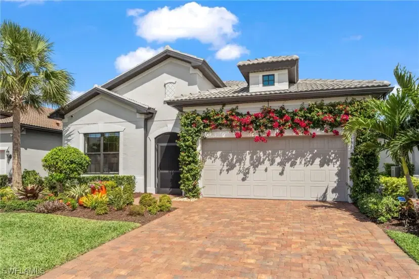 Picture of 9721 Everglades Dr, Naples FL 34120