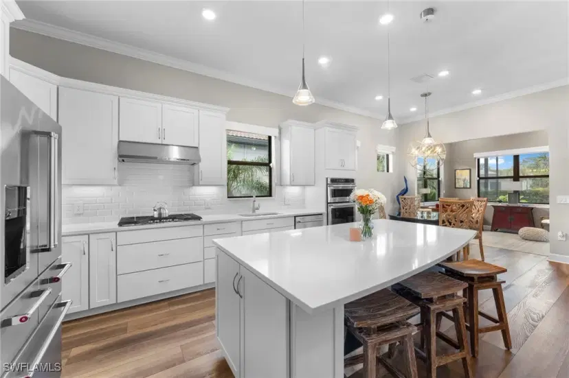 Picture of 9721 Everglades Dr, Naples FL 34120