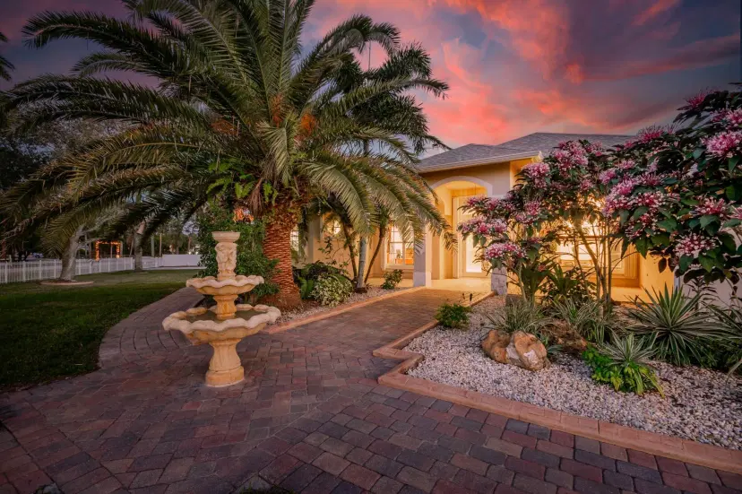 Picture of 7260 Grapeview Boulevard, The Acreage FL 33470