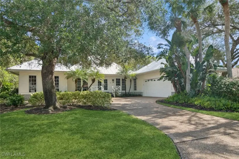 Picture of 610 Jacana Cir 25, Naples FL 34105