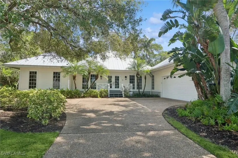 Picture of 610 Jacana Cir 25, Naples FL 34105