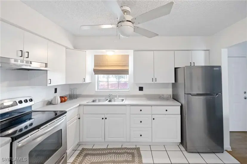 Picture of 3325 Airport Rd N F3, Naples FL 34105