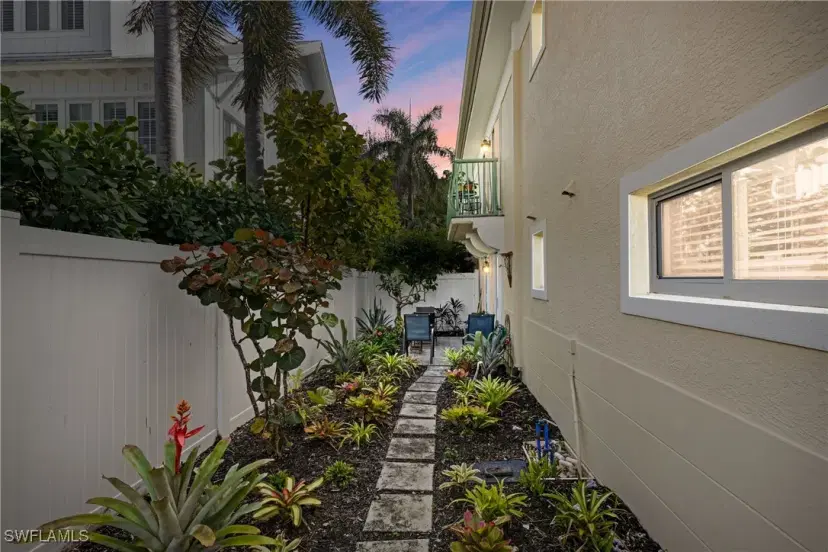 Picture of 445 3Rd Ave S 102, Naples FL 34102
