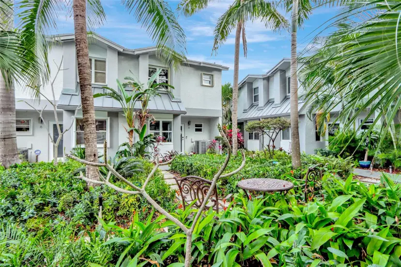 Picture of 801 SE 16Th Ct 11, Fort Lauderdale FL 33316