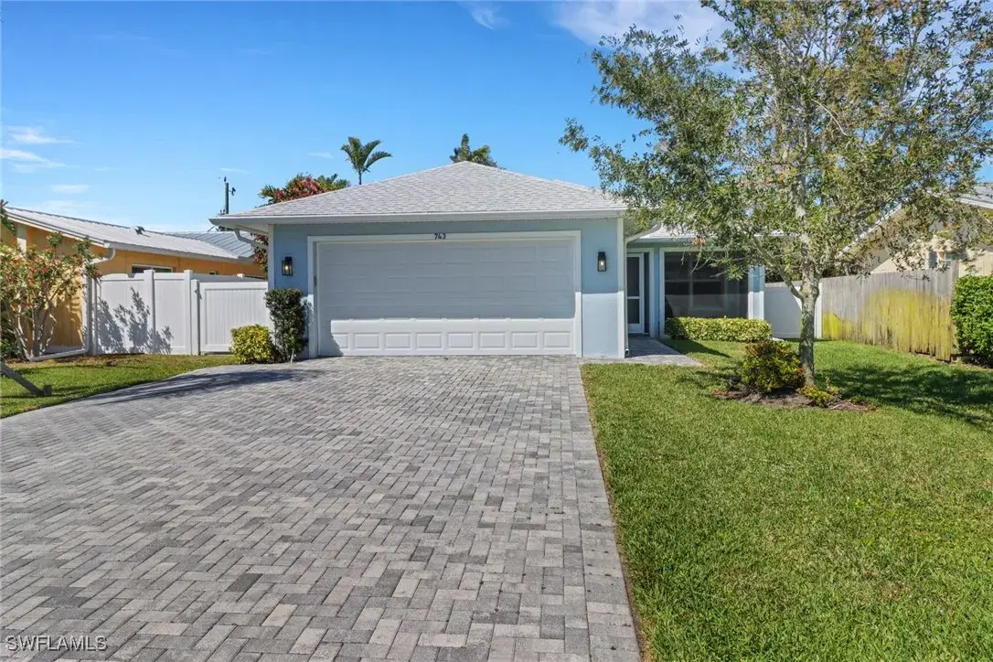 Picture of 743 108Th Ave N, Naples, FL 34108