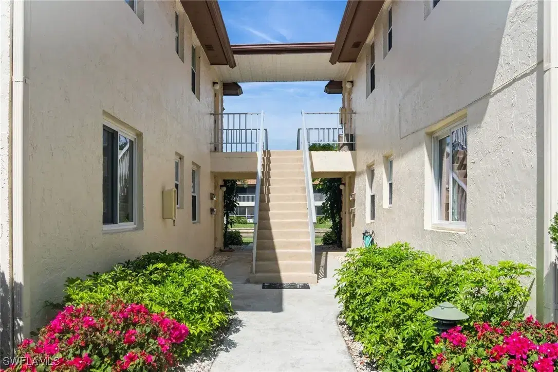 Picture of 1155 Sandpiper St B3, Naples, FL 34102