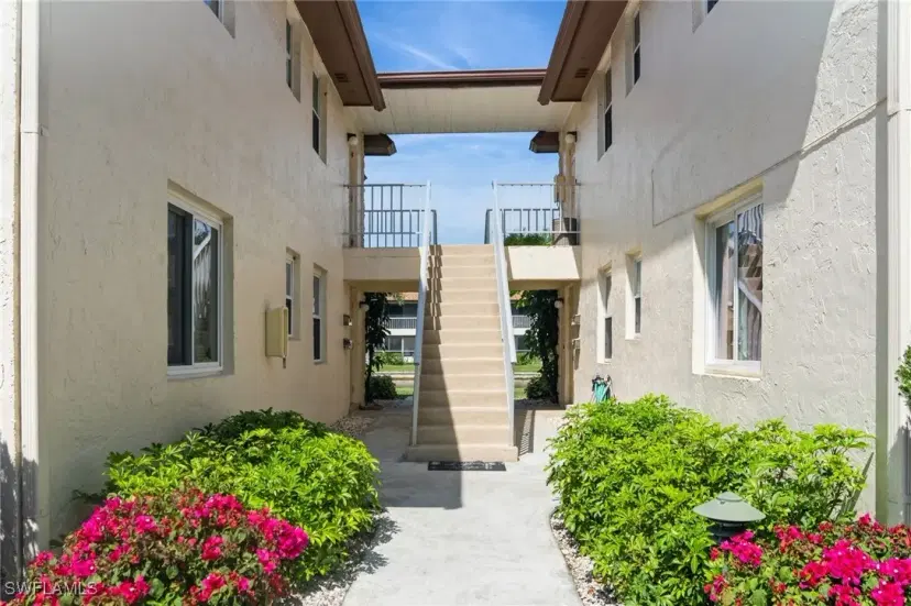 Picture of 1155 Sandpiper St B3, Naples FL 34102