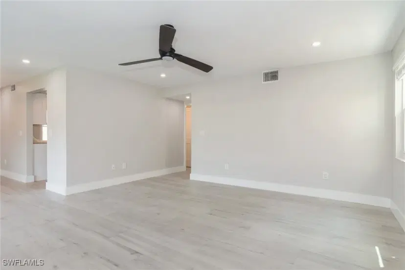 Picture of 1155 Sandpiper St B3, Naples FL 34102